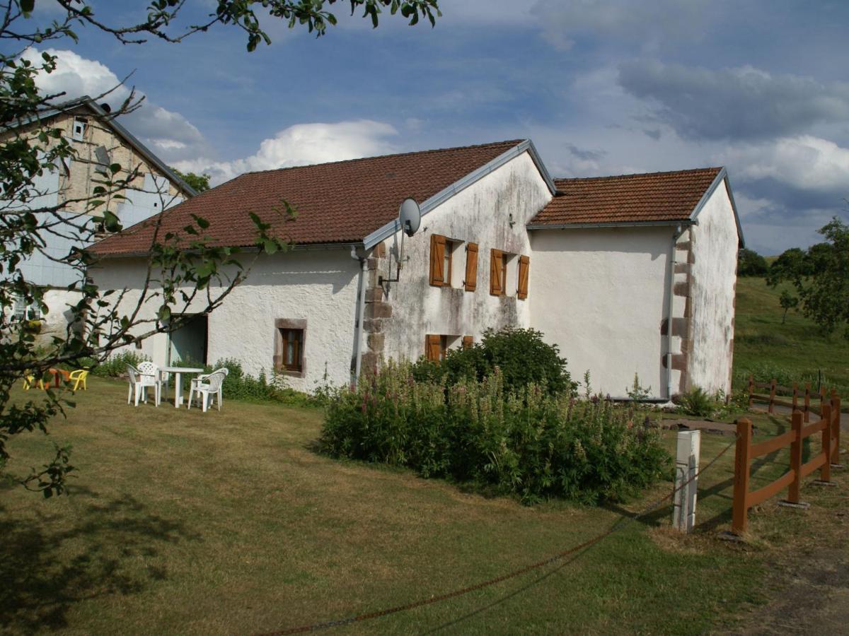 Spacious Holiday Home Near The Forest Esmoulieres Kültér fotó
