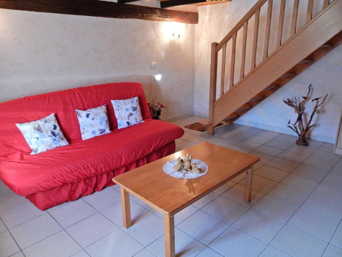 Spacious Holiday Home Near The Forest Esmoulieres Szoba fotó