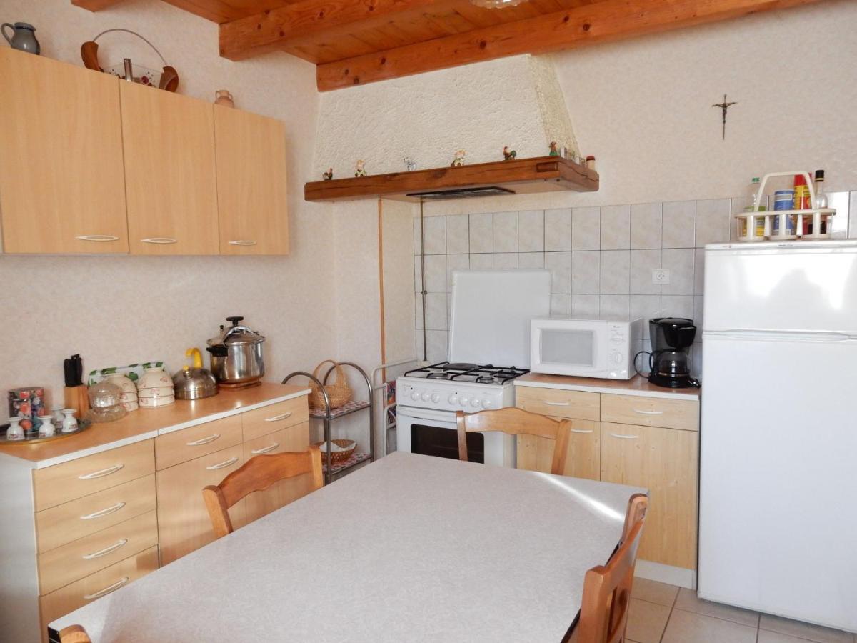 Spacious Holiday Home Near The Forest Esmoulieres Szoba fotó